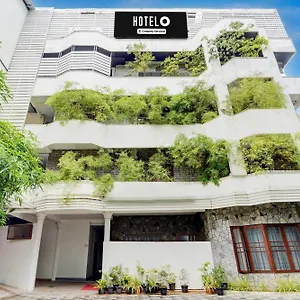 4* Hotel Super Collection O Vazhakkala Kakkanad